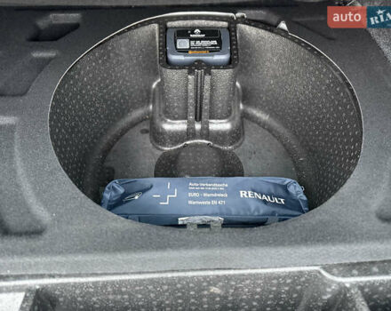 Серый Рено Меган, объемом двигателя 1.6 л и пробегом 156 тыс. км за 6850 $, фото 24 на Automoto.ua
