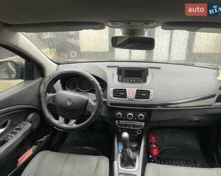 Сірий Рено Меган, об'ємом двигуна 1.46 л та пробігом 230 тис. км за 6700 $, фото 8 на Automoto.ua