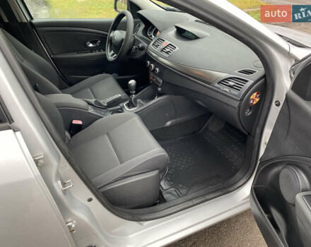 Серый Рено Меган, объемом двигателя 1.6 л и пробегом 206 тыс. км за 6850 $, фото 19 на Automoto.ua