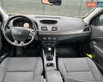 Сірий Рено Меган, об'ємом двигуна 1.6 л та пробігом 172 тис. км за 7450 $, фото 87 на Automoto.ua