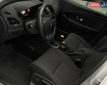 Сірий Рено Меган, об'ємом двигуна 1.6 л та пробігом 196 тис. км за 7850 $, фото 79 на Automoto.ua