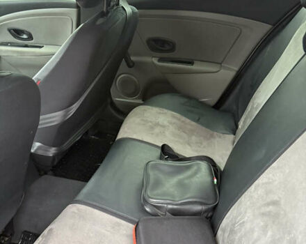 Сірий Рено Меган, об'ємом двигуна 1.6 л та пробігом 227 тис. км за 6200 $, фото 8 на Automoto.ua