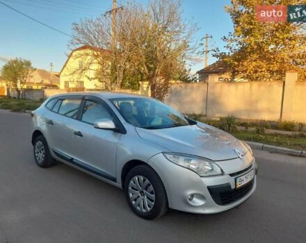 Рено Меган 2009 в Николаеве на Automoto.ua Серый Рено Меган, объемом двигателя 1.46 л и пробегом 264 тыс. км за 6400 $, фото 2 на Automoto.ua