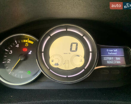 Рено Меган 2009 в Одессе на Automoto.ua Серый Рено Меган, объемом двигателя 1.46 л и пробегом 227 тыс. км за 6600 $, фото 2 на Automoto.ua