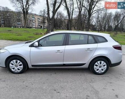 Сірий Рено Меган, об'ємом двигуна 1.46 л та пробігом 325 тис. км за 6700 $, фото 4 на Automoto.ua