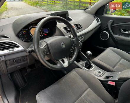 Рено Меган 2009 в Киеве на Automoto.ua Серый Рено Меган, объемом двигателя 1.4 л и пробегом 267 тыс. км за 5990 $, фото 12 на Automoto.ua