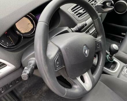 Рено Меган 2009 у Києві на Automoto.ua Сірий Рено Меган, об'ємом двигуна 1.87 л та пробігом 280 тис. км за 6499 $, фото 15 на Automoto.ua