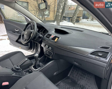 Сірий Рено Меган, об'ємом двигуна 1.6 л та пробігом 176 тис. км за 6450 $, фото 51 на Automoto.ua