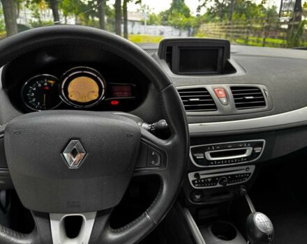 Рено Меган 2009 у Києві на Automoto.ua Сірий Рено Меган, об'ємом двигуна 1.4 л та пробігом 267 тис. км за 5390 $, фото 23 на Automoto.ua