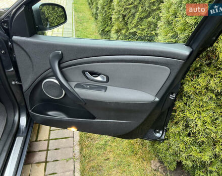 Сірий Рено Меган, об'ємом двигуна 1.6 л та пробігом 210 тис. км за 7250 $, фото 36 на Automoto.ua