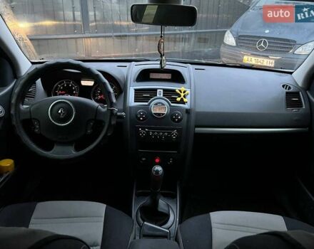 Серый Рено Меган, объемом двигателя 1.6 л и пробегом 263 тыс. км за 5590 $, фото 12 на Automoto.ua