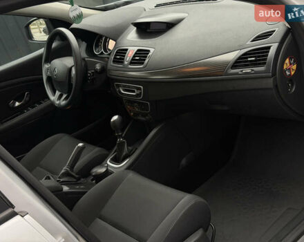 Сірий Рено Меган, об'ємом двигуна 1.6 л та пробігом 196 тис. км за 7850 $, фото 107 на Automoto.ua