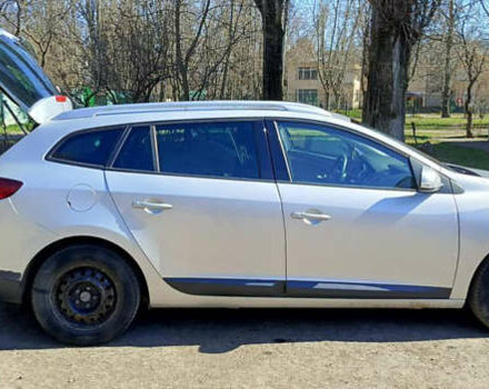 Рено Меган 2009 в Одессе на Automoto.ua Серый Рено Меган, объемом двигателя 1.46 л и пробегом 227 тыс. км за 6600 $, фото 11 на Automoto.ua