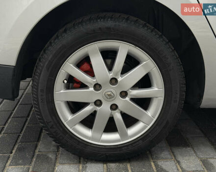 Сірий Рено Меган, об'ємом двигуна 1.6 л та пробігом 196 тис. км за 7850 $, фото 73 на Automoto.ua