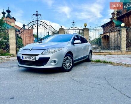 Рено Меган 2010 в Харькове на Automoto.ua Серый Рено Меган, объемом двигателя 1.6 л и пробегом 244 тыс. км за 6900 $, фото 1 на Automoto.ua