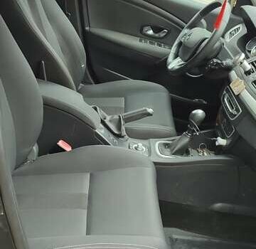 Сірий Рено Меган, об'ємом двигуна 1.87 л та пробігом 276 тис. км за 7500 $, фото 3 на Automoto.ua