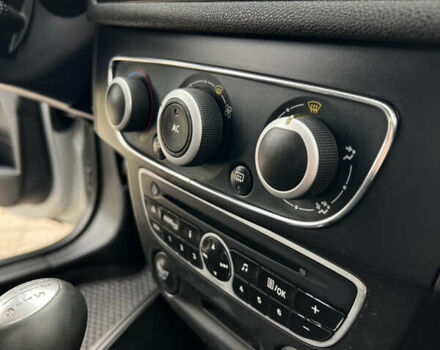 Серый Рено Меган, объемом двигателя 1.5 л и пробегом 265 тыс. км за 5499 $, фото 16 на Automoto.ua