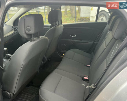 Серый Рено Меган, объемом двигателя 1.5 л и пробегом 225 тыс. км за 7600 $, фото 3 на Automoto.ua