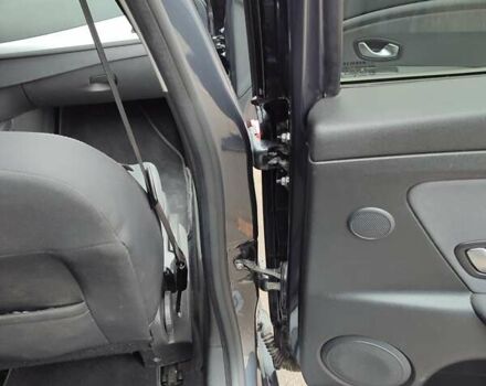 Серый Рено Меган, объемом двигателя 1.4 л и пробегом 250 тыс. км за 7500 $, фото 193 на Automoto.ua