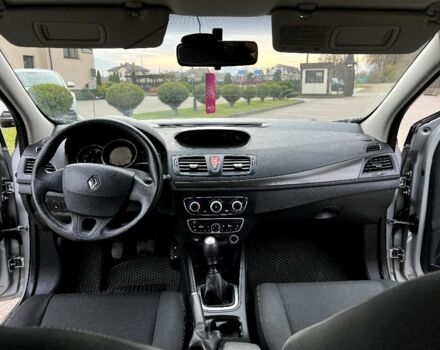 Серый Рено Меган, объемом двигателя 1.5 л и пробегом 263 тыс. км за 5490 $, фото 14 на Automoto.ua