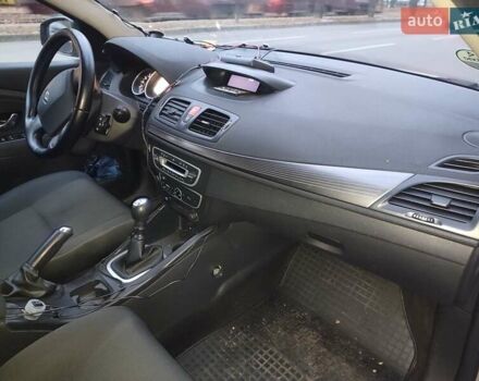Рено Меган 2010 у Дніпро (Дніпропетровську) на Automoto.ua Сірий Рено Меган, об'ємом двигуна 1.6 л та пробігом 210 тис. км за 7000 $, фото 8 на Automoto.ua