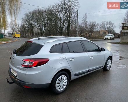 Серый Рено Меган, объемом двигателя 1.46 л и пробегом 300 тыс. км за 6300 $, фото 3 на Automoto.ua