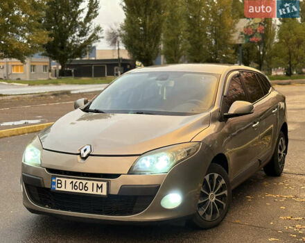 Рено Меган 2010 у Кременчуге на Automoto.ua Сірий Рено Меган, об'ємом двигуна 1.46 л та пробігом 300 тис. км за 6999 $, фото 15 на Automoto.ua