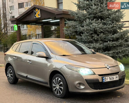 Рено Меган 2010 у Кременчуге на Automoto.ua Сірий Рено Меган, об'ємом двигуна 1.46 л та пробігом 300 тис. км за 6999 $, фото 10 на Automoto.ua