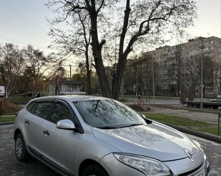 Сірий Рено Меган, об'ємом двигуна 1.5 л та пробігом 250 тис. км за 6999 $, фото 1 на Automoto.ua