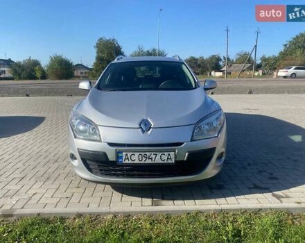 Рено Меган 2010 в Луцке на Automoto.ua Серый Рено Меган, объемом двигателя 1.46 л и пробегом 254 тыс. км за 7000 $, фото 1 на Automoto.ua
