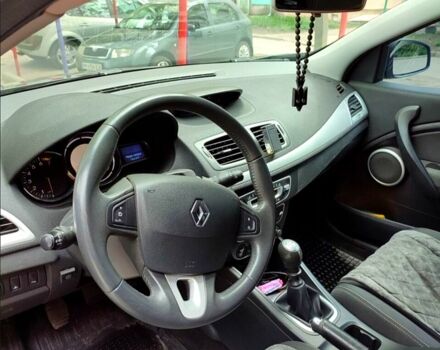 Серый Рено Меган, объемом двигателя 2 л и пробегом 194 тыс. км за 7900 $, фото 3 на Automoto.ua