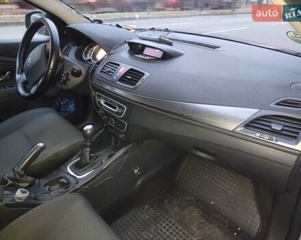 Сірий Рено Меган, об'ємом двигуна 1.6 л та пробігом 210 тис. км за 6700 $, фото 14 на Automoto.ua