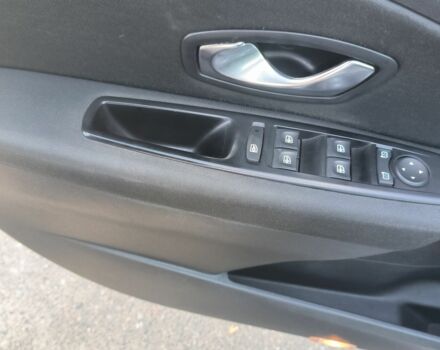 Серый Рено Меган, объемом двигателя 1.5 л и пробегом 390 тыс. км за 5100 $, фото 7 на Automoto.ua