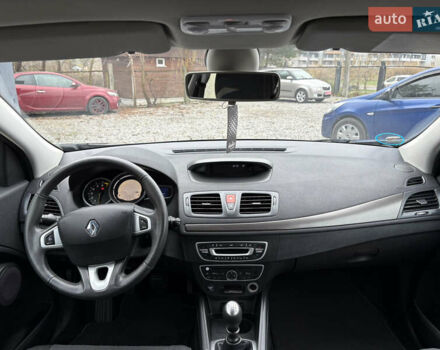 Сірий Рено Меган, об'ємом двигуна 1.6 л та пробігом 227 тис. км за 7500 $, фото 47 на Automoto.ua
