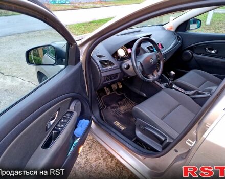 Серый Рено Меган, объемом двигателя 1.6 л и пробегом 238 тыс. км за 7350 $, фото 9 на Automoto.ua