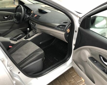 Серый Рено Меган, объемом двигателя 1.5 л и пробегом 260 тыс. км за 5600 $, фото 7 на Automoto.ua