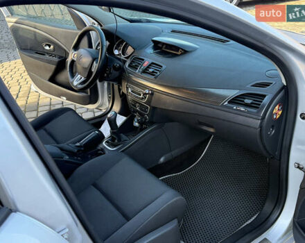 Серый Рено Меган, объемом двигателя 1.46 л и пробегом 180 тыс. км за 6750 $, фото 46 на Automoto.ua