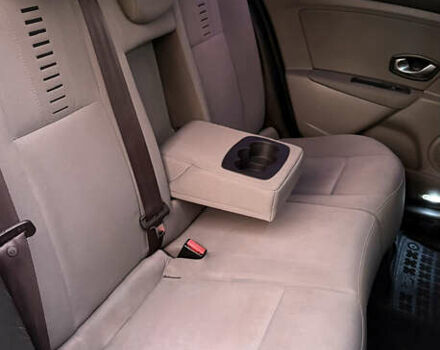 Рено Меган 2010 у Кременчуге на Automoto.ua Сірий Рено Меган, об'ємом двигуна 1.46 л та пробігом 300 тис. км за 6999 $, фото 34 на Automoto.ua