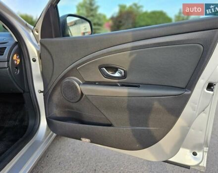 Серый Рено Меган, объемом двигателя 1.6 л и пробегом 195 тыс. км за 7850 $, фото 84 на Automoto.ua