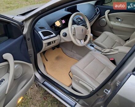 Сірий Рено Меган, об'ємом двигуна 1.46 л та пробігом 210 тис. км за 5900 $, фото 9 на Automoto.ua