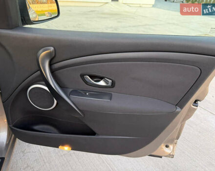 Серый Рено Меган, объемом двигателя 1.4 л и пробегом 193 тыс. км за 6700 $, фото 27 на Automoto.ua