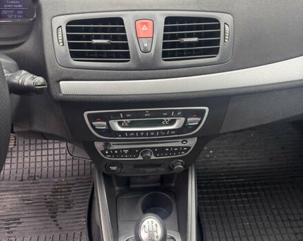 Сірий Рено Меган, об'ємом двигуна 1.5 л та пробігом 268 тис. км за 7300 $, фото 24 на Automoto.ua