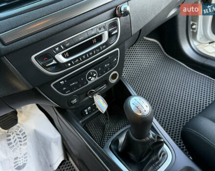 Серый Рено Меган, объемом двигателя 1.46 л и пробегом 180 тыс. км за 6750 $, фото 37 на Automoto.ua