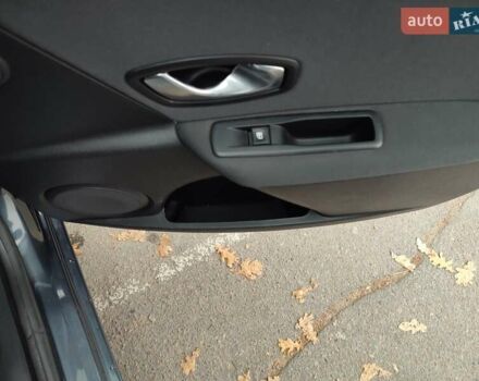 Серый Рено Меган, объемом двигателя 1.4 л и пробегом 250 тыс. км за 7500 $, фото 192 на Automoto.ua