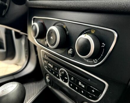 Серый Рено Меган, объемом двигателя 1.5 л и пробегом 263 тыс. км за 5490 $, фото 13 на Automoto.ua