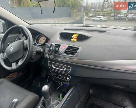 Сірий Рено Меган, об'ємом двигуна 1.46 л та пробігом 330 тис. км за 7100 $, фото 10 на Automoto.ua