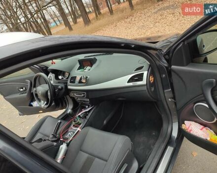 Серый Рено Меган, объемом двигателя 1.4 л и пробегом 250 тыс. км за 7500 $, фото 169 на Automoto.ua