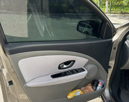 Серый Рено Меган, объемом двигателя 1.5 л и пробегом 350 тыс. км за 6500 $, фото 5 на Automoto.ua