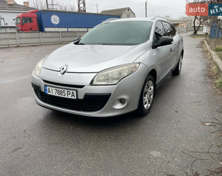 Рено Меган 2010 в Василькове на Automoto.ua Серый Рено Меган, объемом двигателя 1.46 л и пробегом 322 тыс. км за 6000 $, фото 3 на Automoto.ua