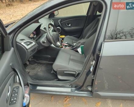 Серый Рено Меган, объемом двигателя 1.4 л и пробегом 250 тыс. км за 7500 $, фото 124 на Automoto.ua